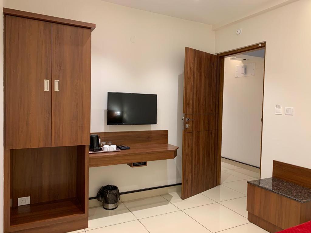 Jesta Residency Hotel Hassan Luaran gambar