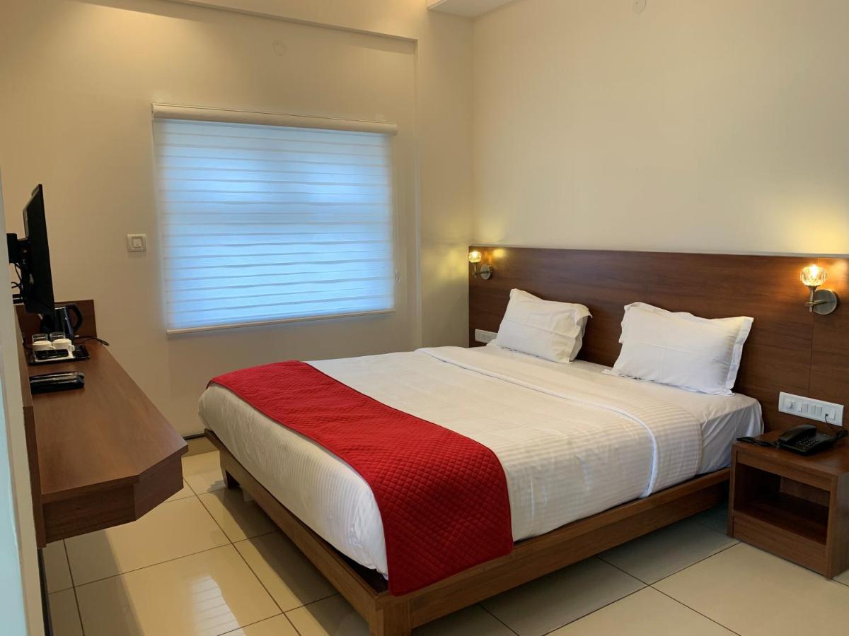 Jesta Residency Hotel Hassan Luaran gambar